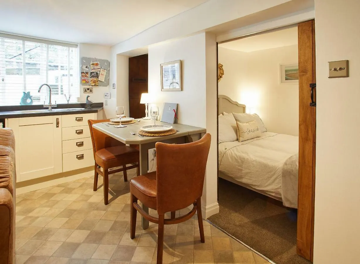 Host & Stay - Duck Down Cottage Whitby 0*,  United Kingdom